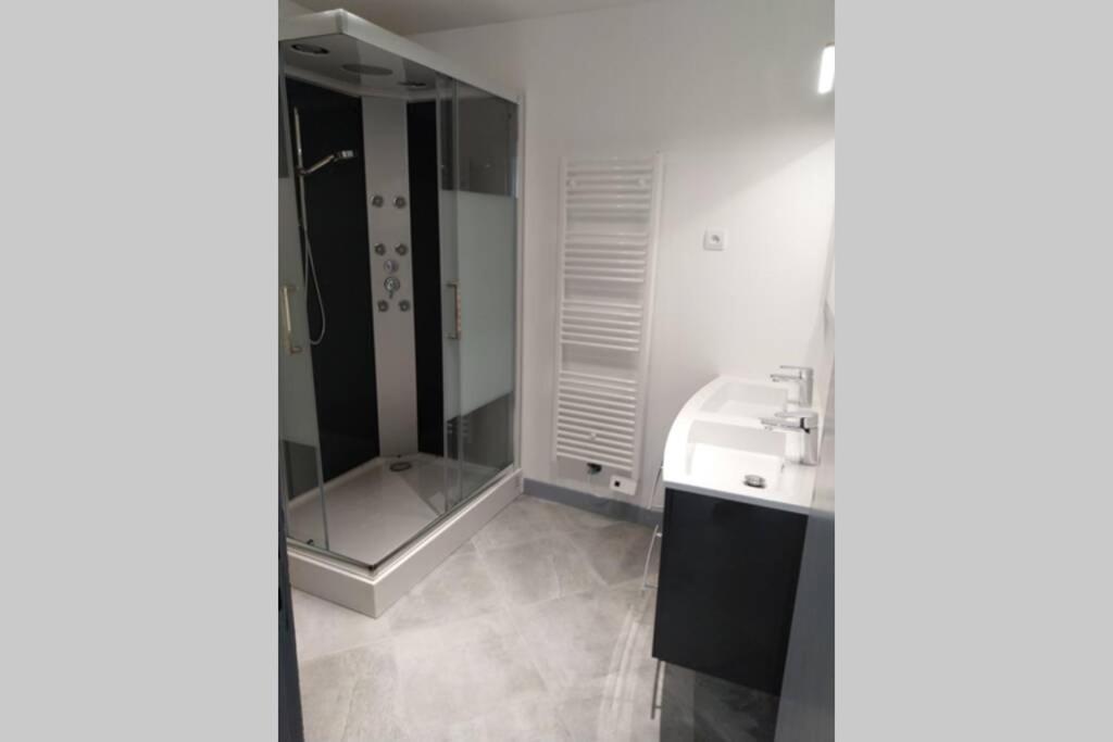 Maison De 2 A 8 Personnes 5 Chambres Portbail Dış mekan fotoğraf
